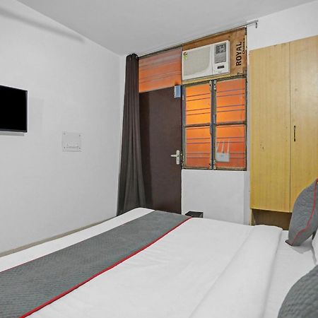 Collection O Jps Near Pvr Vikaspuri Delhi Hotel Екстериор снимка